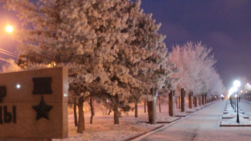 Қысқы Ақтөбе және аязды күні қадам жинауға болатын жылы сауда орталығы